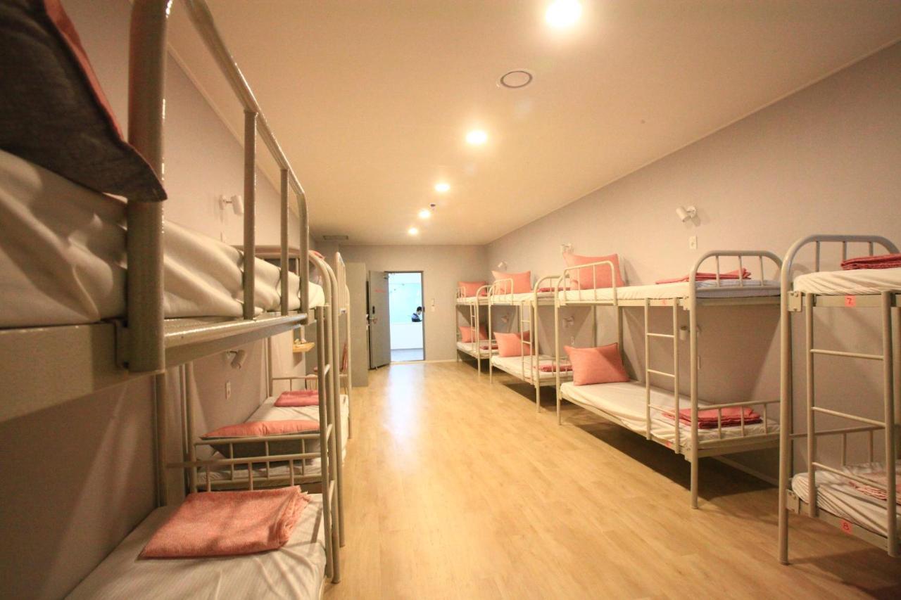 The Blue Guesthouse ปูซาน ภายนอก รูปภาพ